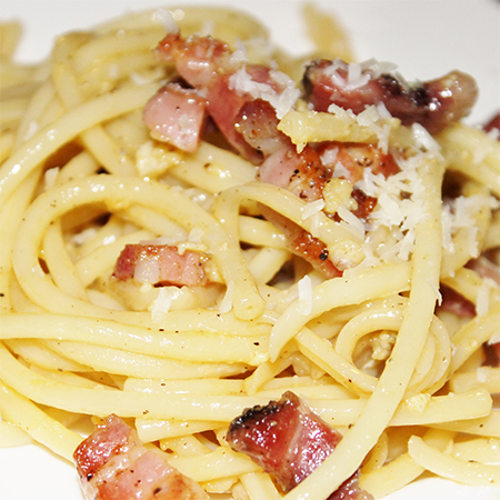 Spaghetti alla carbonara | Italian Recipes | Italyabroad.com